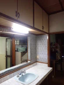 土台も補修し、安心して入浴できる浴室に 土台も補修し、安心して入浴できる浴室に